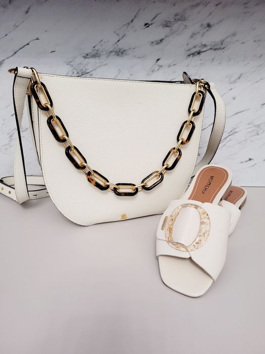 Skórzane klapki 38 z ozdobną klamrą