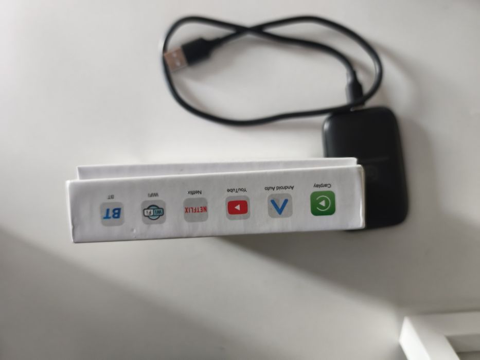 Transmiter samochodowy Bezprzewodowy Adapter CarPlay Android Auto Plug&Play