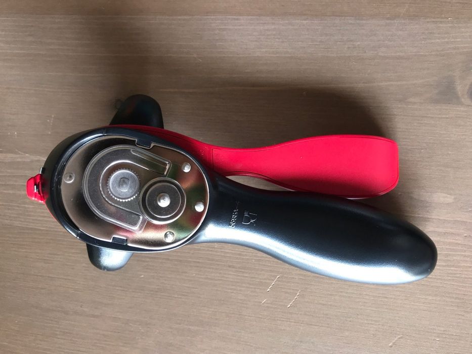 Tupperware - Can Opener440667940492431361