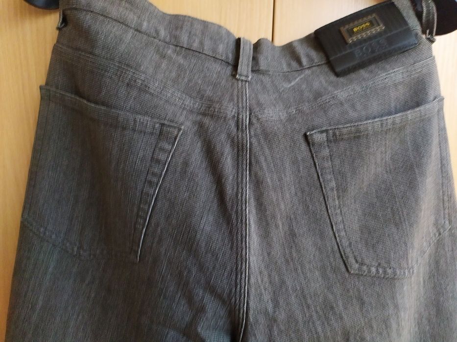 Джинсовые брюки BOSS пояс п/о 45 см, р. 36/34, лёгкий стрейч,как новые