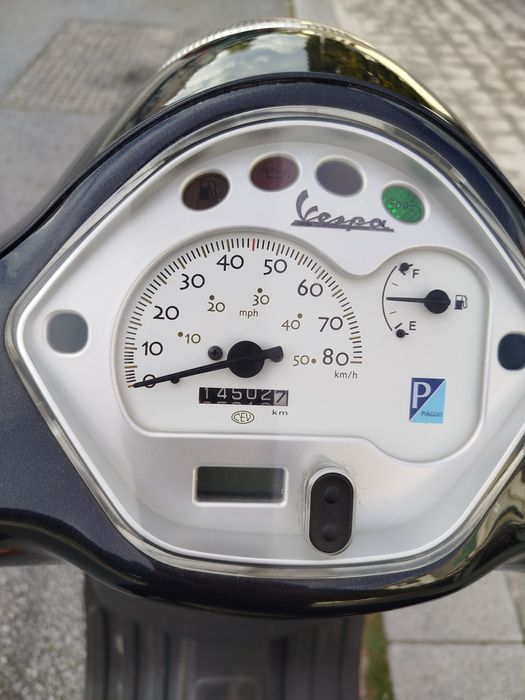 Vespa LX 50 4T (2005) – Impecável – Apenas 14.600km