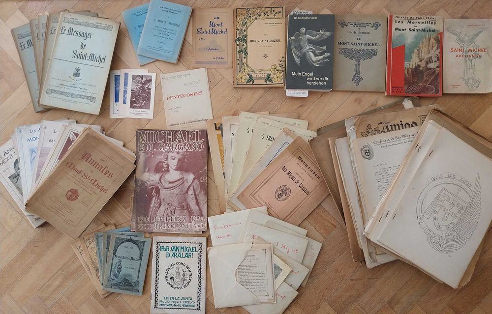 documentos e publicações muito antigos sobre São Miguel Arcanjo