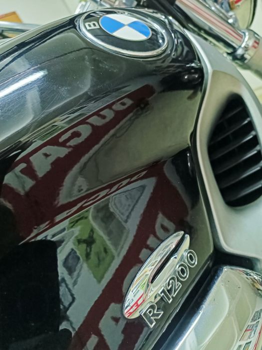 BMW R1200C James Bond