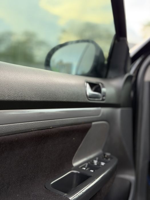 Volskwagen Jetta 1.6 газ. Автомат