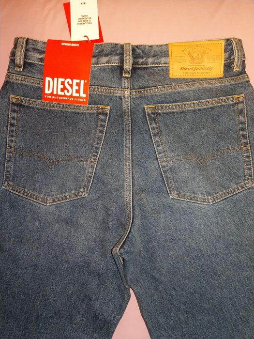 Wyprzedaż:Spodnie męskie marki Diesel.