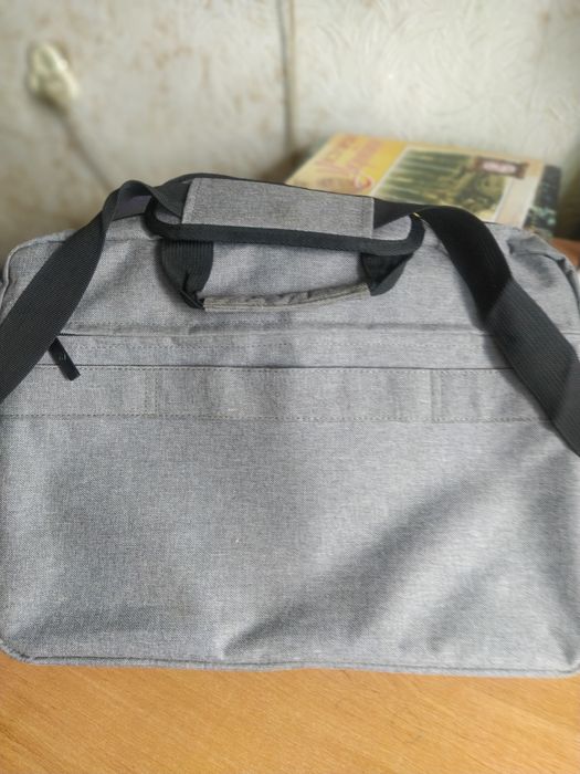 Сумки для ноутбуків