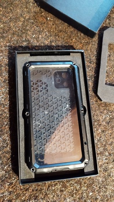 Etui ,futerał na tel iPhone 12