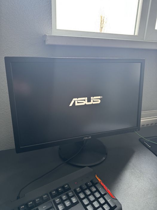 Монітор в чудовому стані Asus vp229