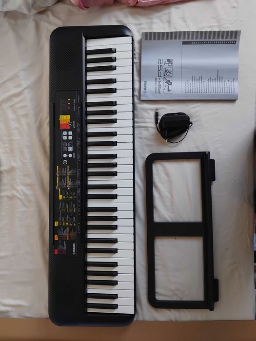 Piano teclado YAMAHA PSR-F52