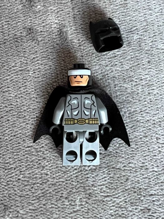 LEGO DC, minifigurka Batman w szarym garniturze  (sh151)