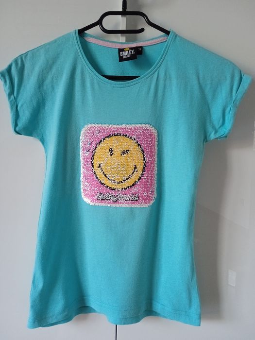 T-shirt z cekinami 134
