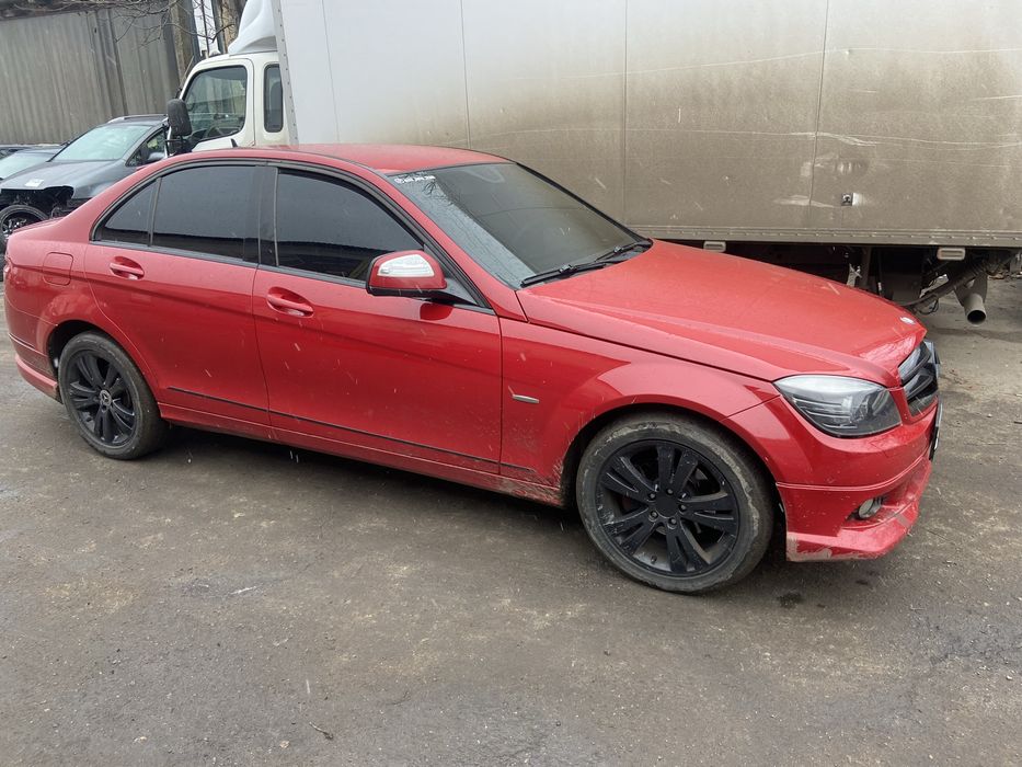 Мерседес C-class (W204)