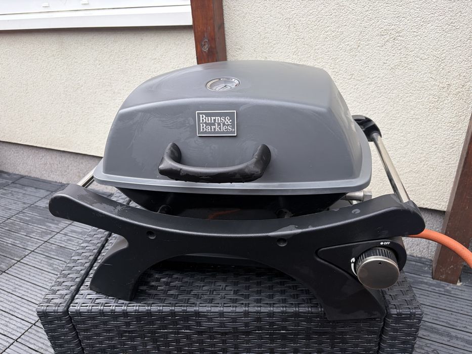 Grill gazowy burns & barkles
