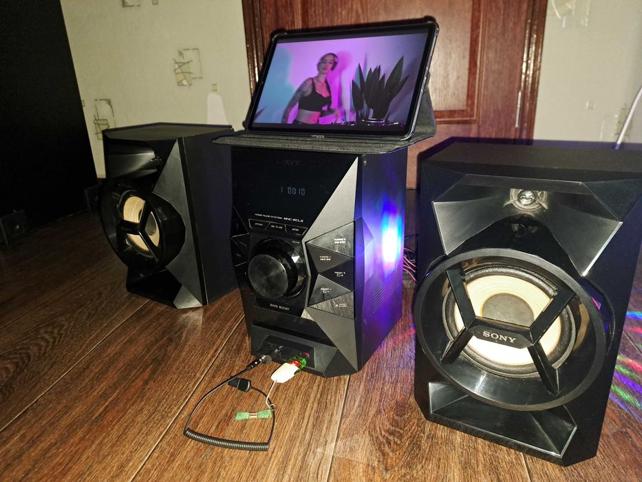 Музичний центр Sony MHC-ECL5  USB/CD/MP3/AUX/FM/BT 2*60Ват+видео работ