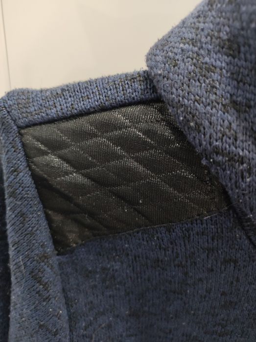 Sweter rozpinany z kapturem