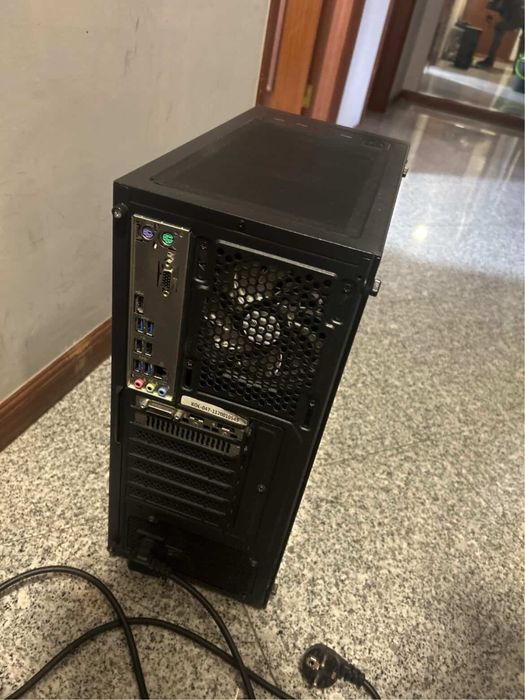 Caixa gamer de PC445295289267005441