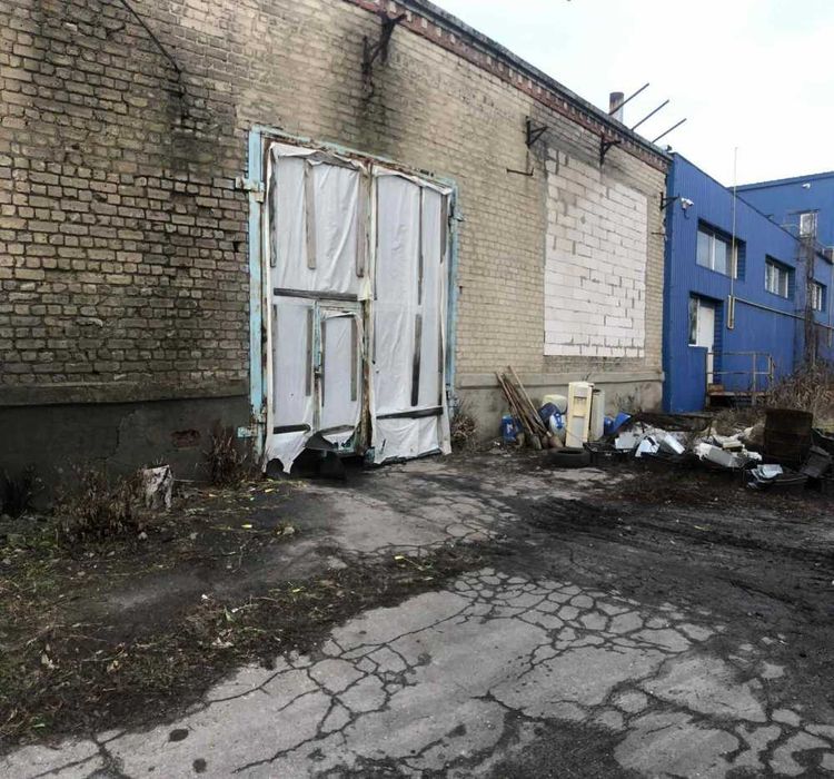 Здам приміщення на вул. Драгомирівська 10, площа 750 кв.м