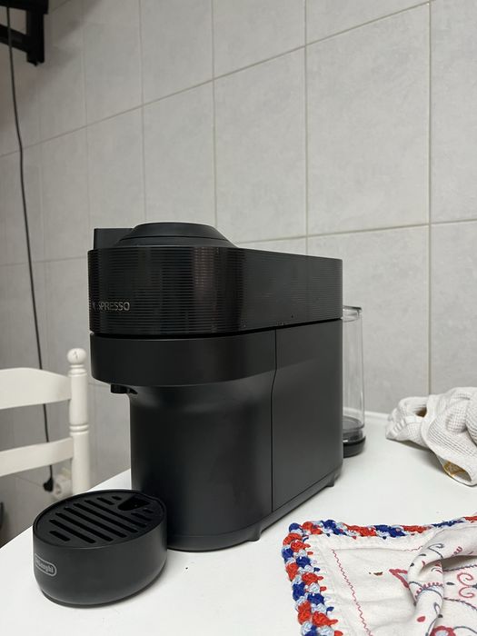 Maquina de Café Nespresso Vertuo Pop