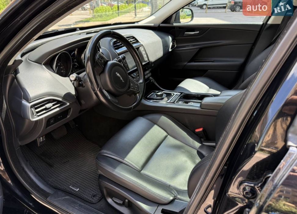 Jaguar XE 2016 2.0 Turbo