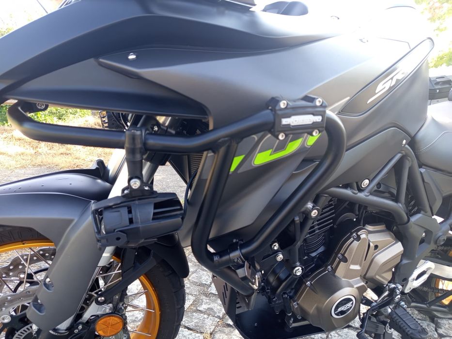 Vendo QJ SRT700X  Como nova