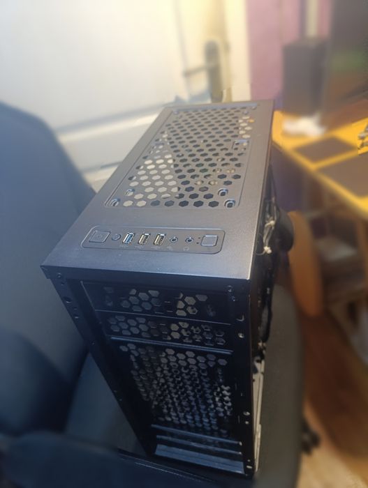 Продам Ігровий корпус - GameMax G517 shine б/в