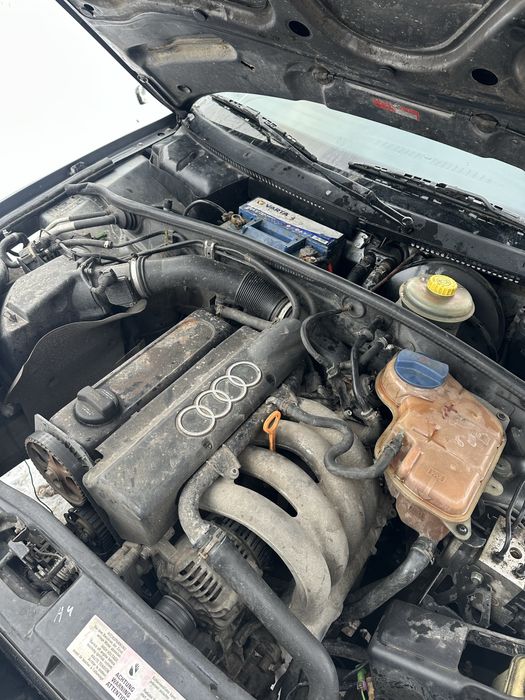 Продам Audi A4 1.6 бензин