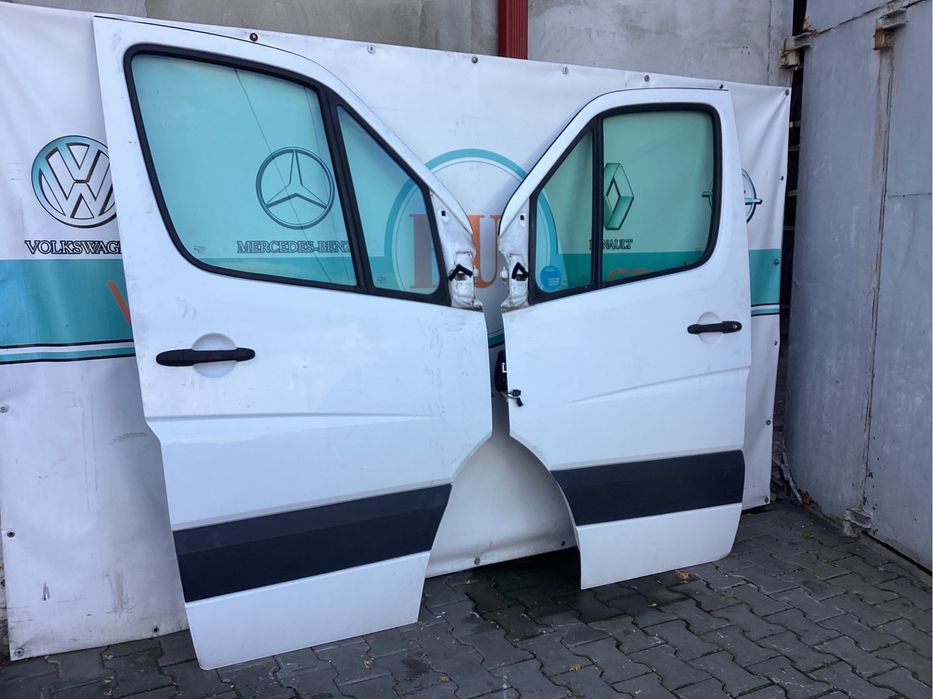 Дверка Передня Права Ліва Mercedes Sprinter 906 Volkswagen Crafter