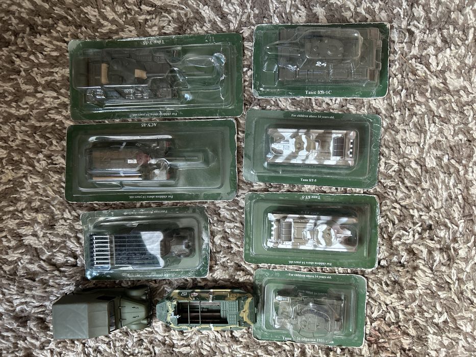 Літаки та воєна техніка в мініатюрах