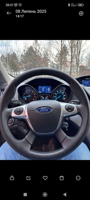 Автомобіль форд ескейп