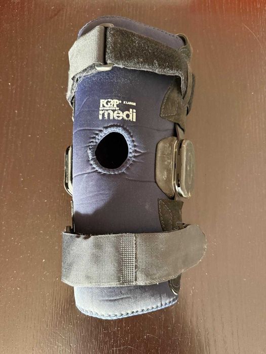 Joalheira articulada com controle de movimento