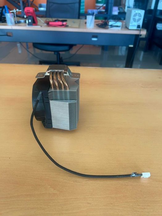 Cooler de CPU Artic Freezer 1364741160351875122