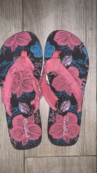 Новые шлепанцы-въетнамки размер 36