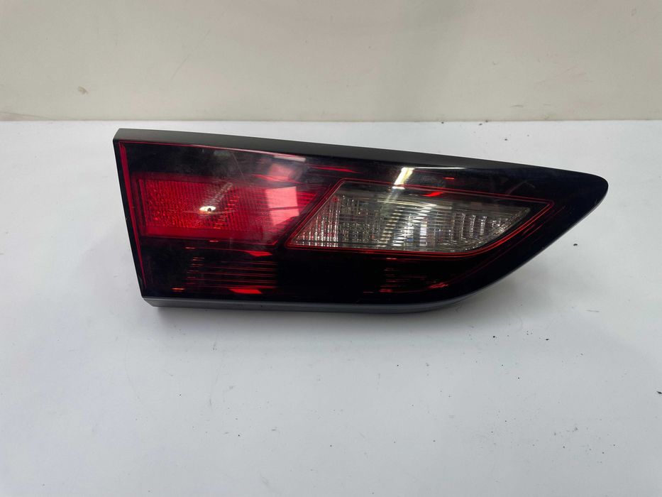Farolim traseiro esquerdo da mala Opel Astra K (2016)