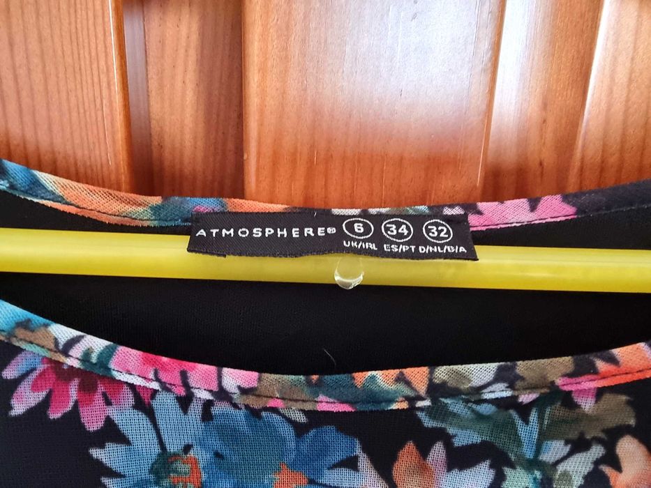 Vestido florido com abertura nos ombros Primark, tamanho 34