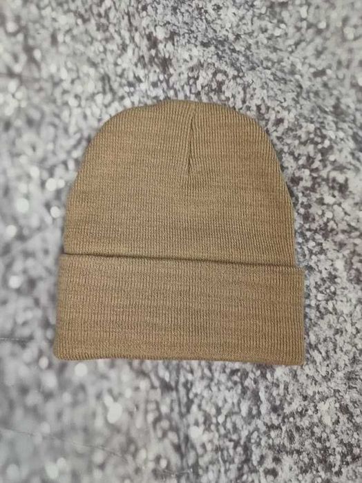 Czapka beanie beżowa z cyrkoniami – nowa