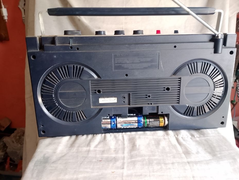 Rádio portátil, Sharp