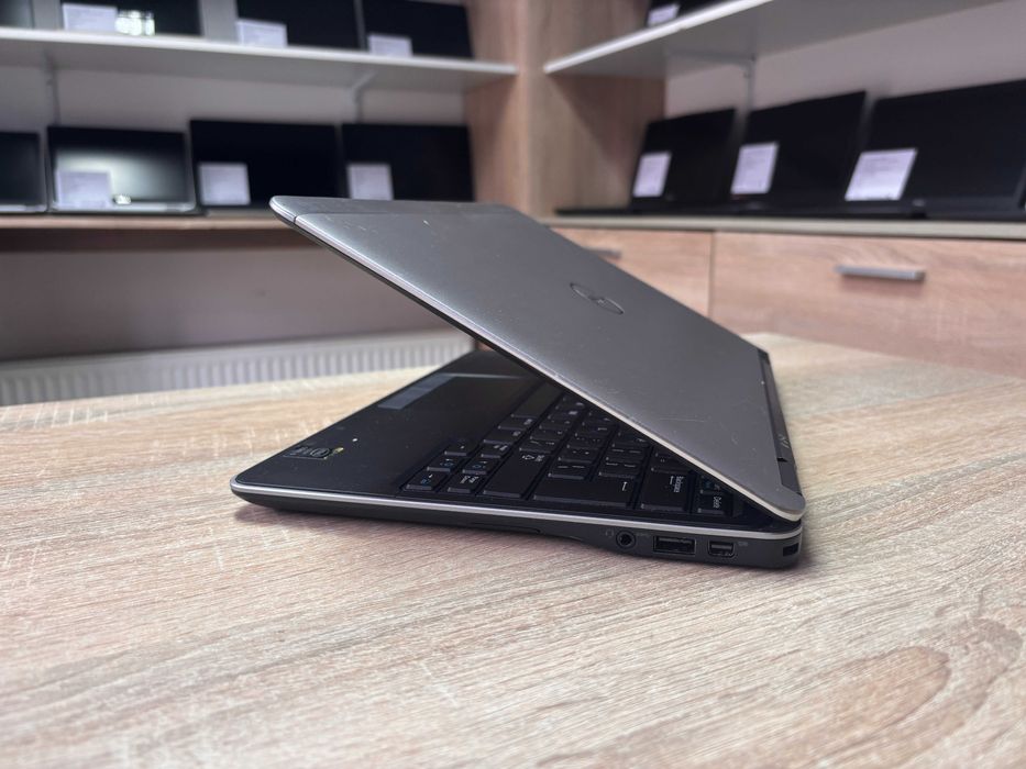 Laptop Dell Latitude E7240 - i5-4210M, 8GB ram, dysk SSD, 100%ok