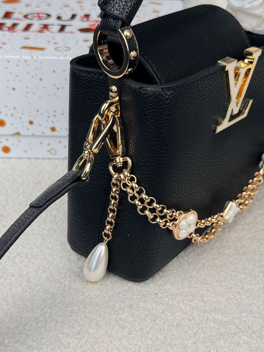 Сумка Louis Vuitton Capucines Black