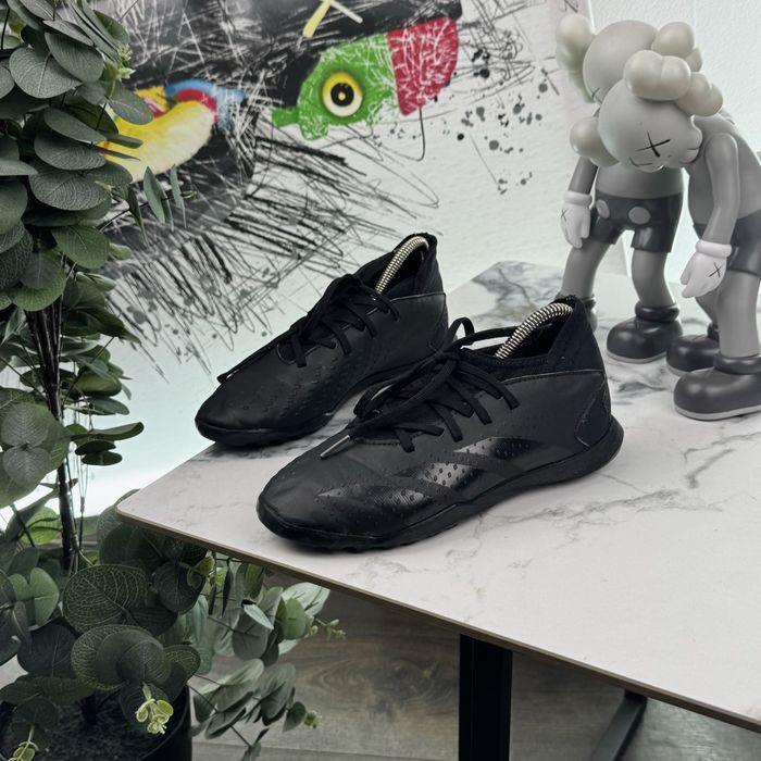 Сороконожки Adidas Predator 36.5 розмір Е953