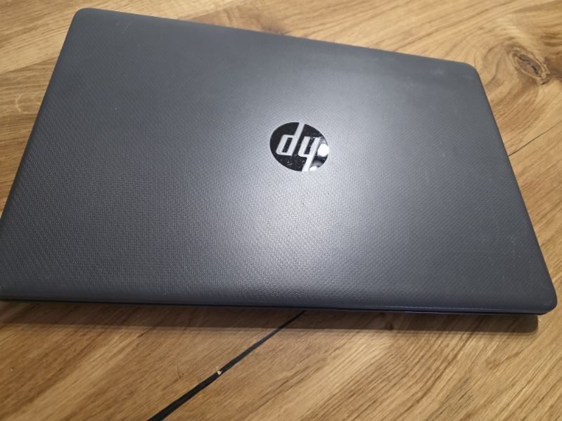 Szybki Laptop HP 255 G8 – Ryzen 3 / 8GB / SSD / Win 11 – Okazja!