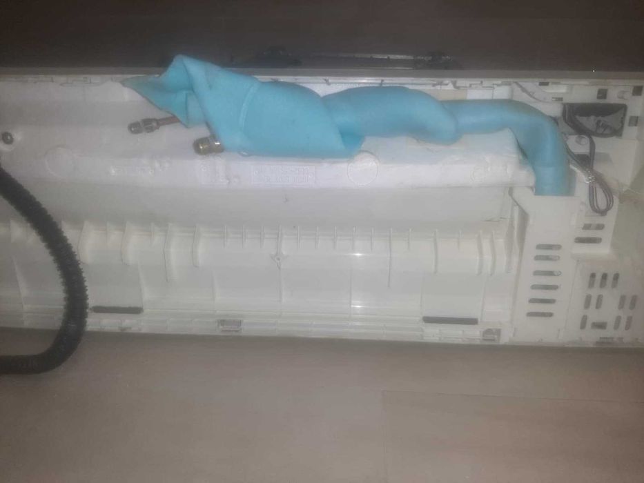 Máquinas Ar Condicionado multisplit Samsung com comandos e suportes