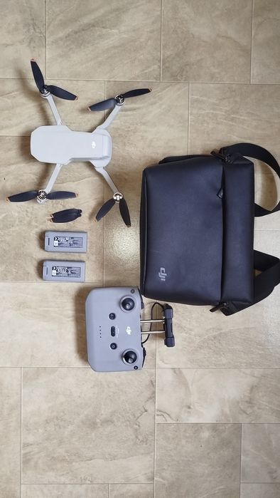 DJI Mini 2 SE все що на фото.