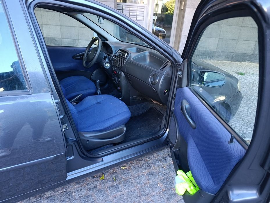 Vendo Fiat Punto New Model 2004 1.3 turbo diesel