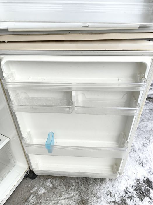 Холодильник широкий Sharp