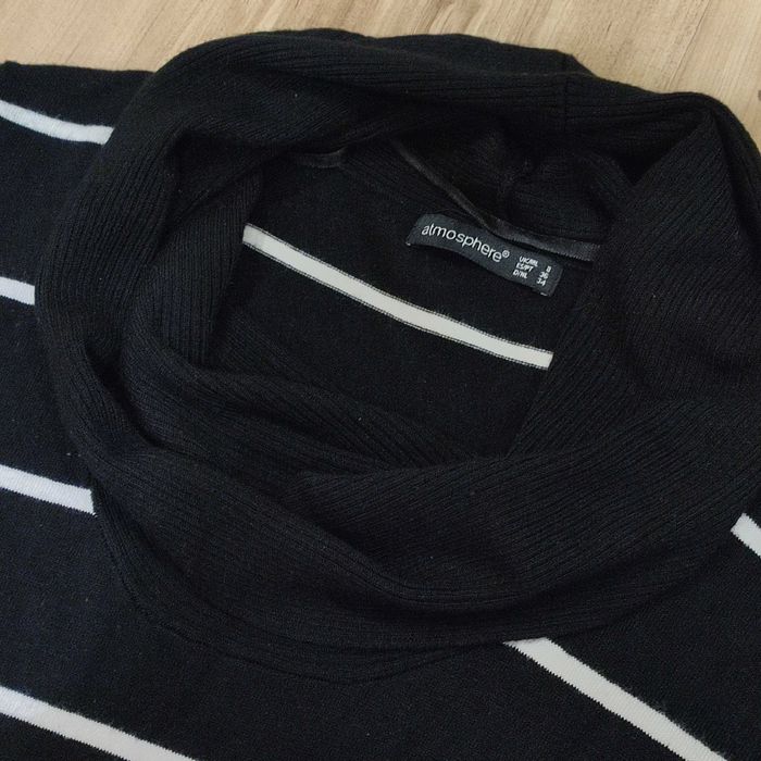 Czarna długa sukienka 38 w paski z golfem atmosphere