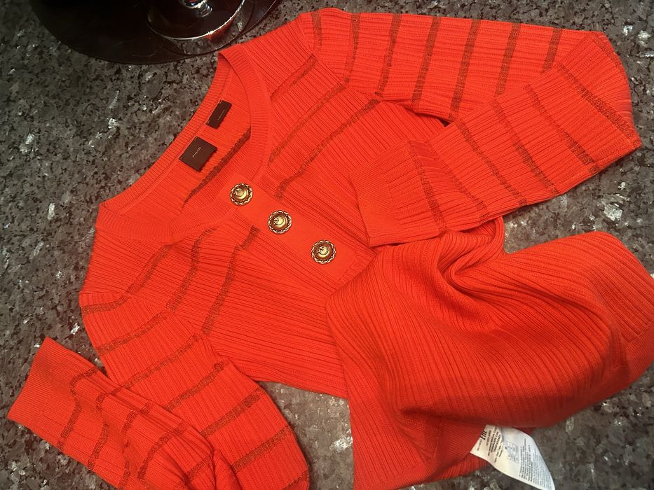 Piekny sweterek Pinko -guziki logowane  r.S/M