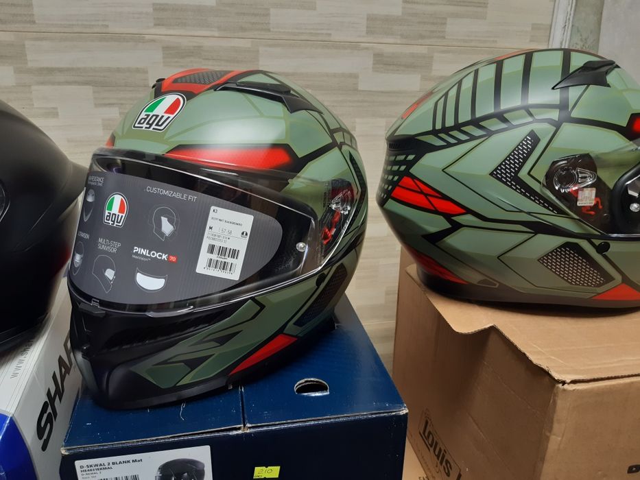 Мотошолом AGV, мотокуртка, мотоштани, мотоботи Alpinestars, Dainese