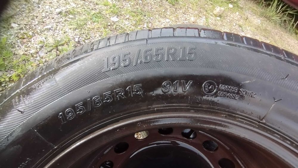 4 Pneus + Jantes Renault R15 195/65 – 80€