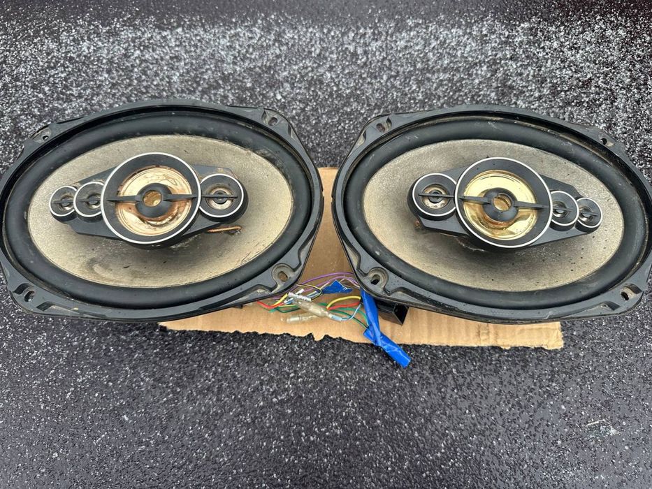Продам автомагнітолу pioneer з овалами