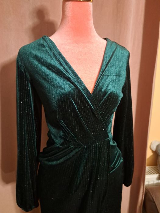 Sukienka welurowa butelkowa zieleń elegancka